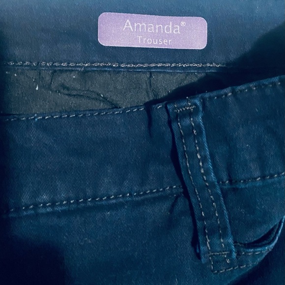 Gloria Vanderbilt Blue and Black Straight Leg Jeans - Picture 7 of 7